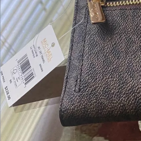 ✨🆕 Micheal Kors Brand New Jet Set Large Wallet✨ - Picture 4 of 8